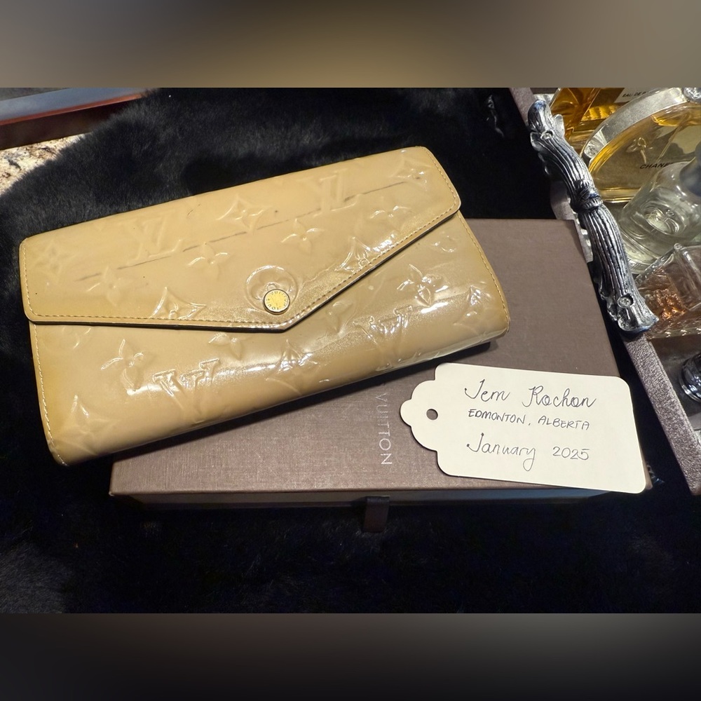 Louis Vuitton Sarah Wallet